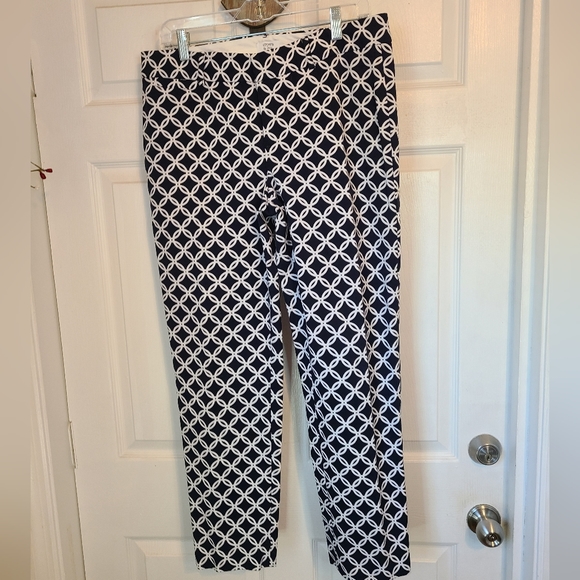 Crown & Ivy Woman's Pants, Size: 10 Color: Black w/ pattern - Picture 1 of 12